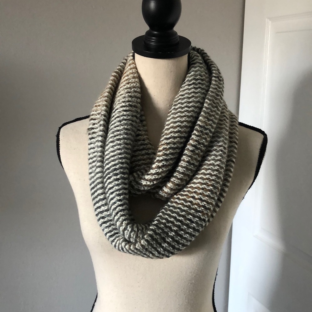 UNISEX-STEVEN MADDEN Knit Infinity Scarf